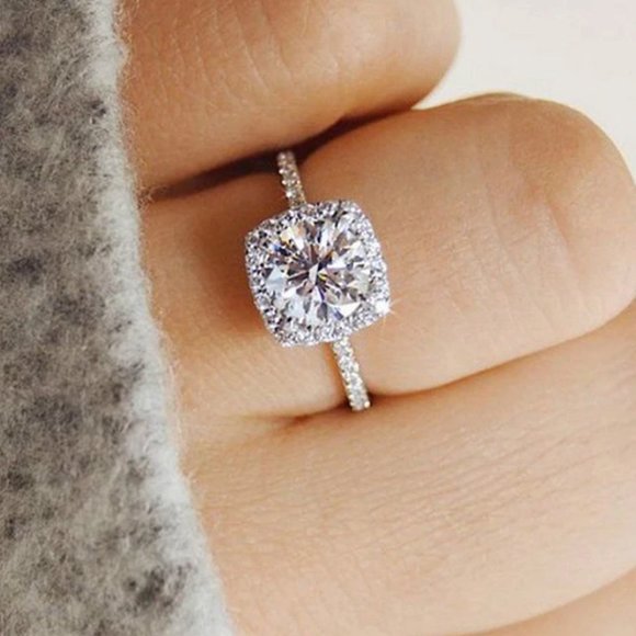 Silver Cubic Zirconia Cocktail Ring Princess Cut Gift - Picture 3 of 3